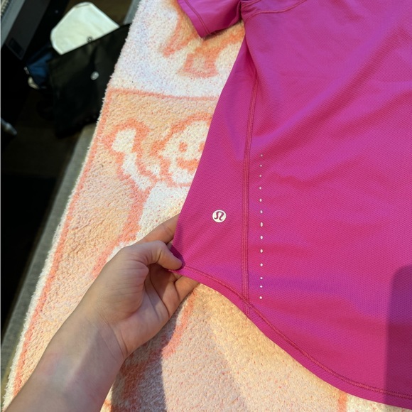 Lululemon top - pink - Picture 4 of 5